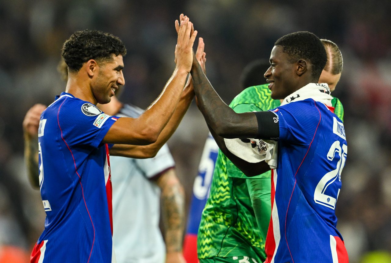 UEFA Süper Kupa şampiyonu Paris Saint-Germain, kupasını aldı
