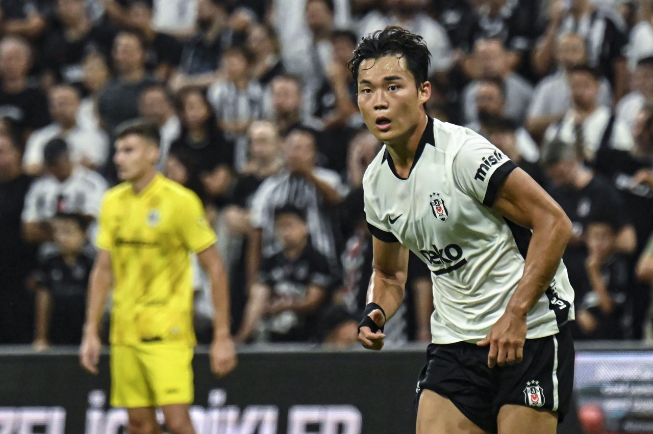 Beşiktaş, UEFA Avrupa Ligi üçüncü eleme turu rövanşında Hradec Kralove'yi 1-0 yenerek play-off turuna yükseldi.