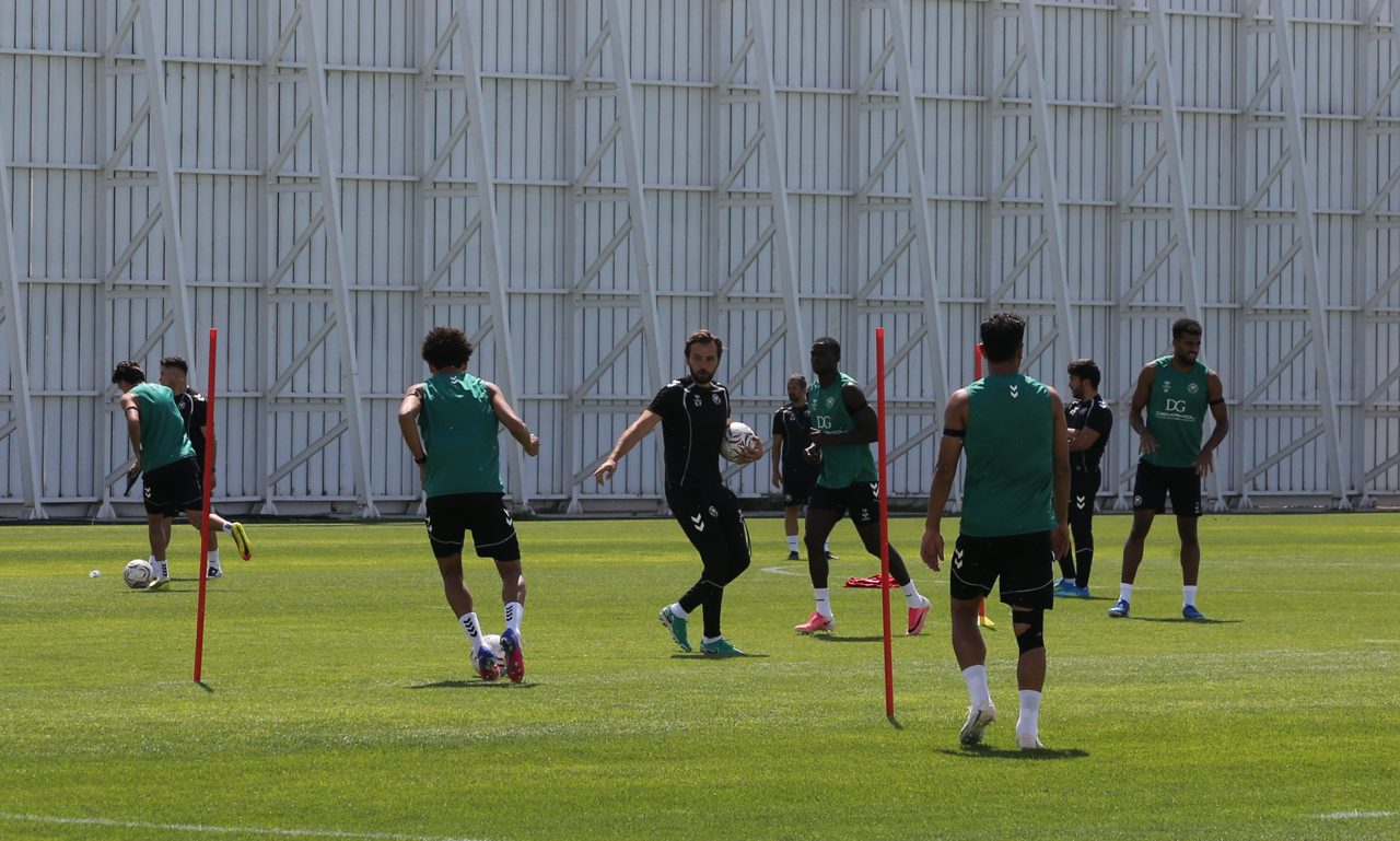 Fenerbahçe, TÜMOSAN Konyaspor hazırlıklarını tamamladı