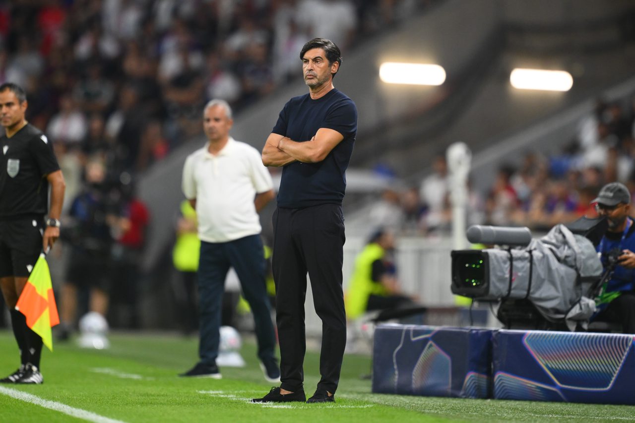 Fenerbahçe, UEFA Şampiyonlar Ligi play-off rövanşında Olimpik Lyon'u 2-1 yenerek lig aşamasına yükseldi.