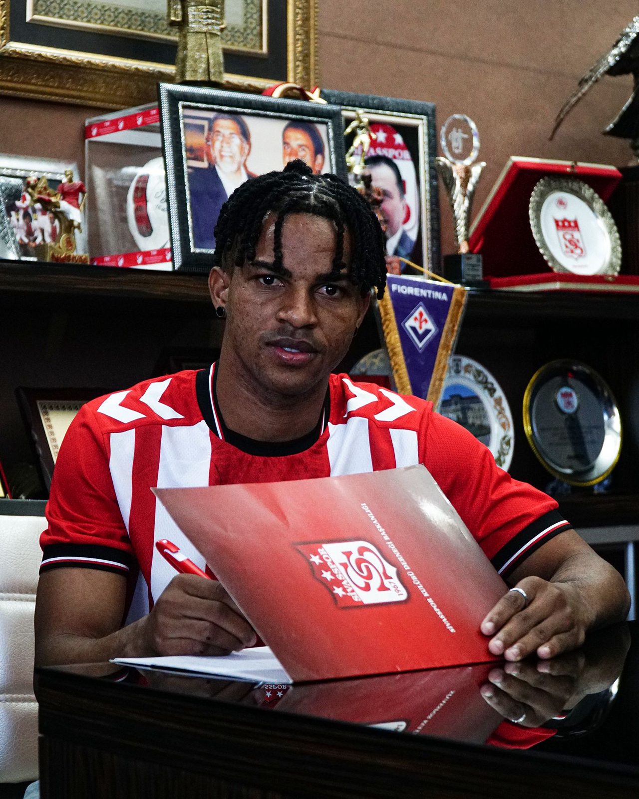 Sivasspor, Ganalı futbolcu Clinton Duodu'yu kadrosuna kattı