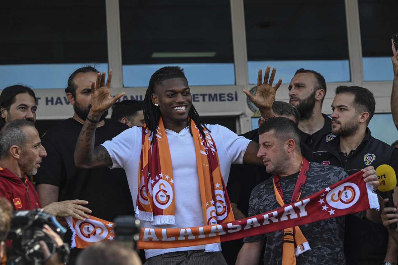 Rafael Leao, Galatasaray için İstanbul'da